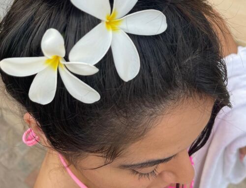 Frangipani: Il Fiore Sacro di Bali, Tra Leggenda e Spiritualità